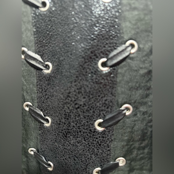 Rock and Republic Top Blouse XL Black Sleeveless Faux Leather Lace Decoration - Picture 4 of 7